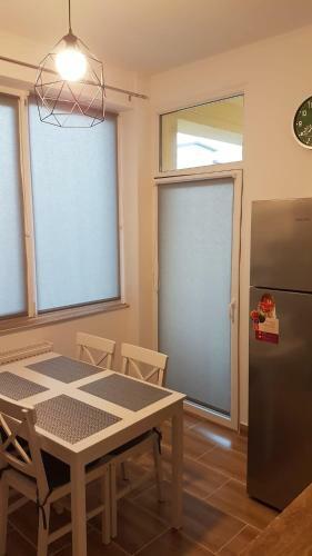Apartament Adi Navodari