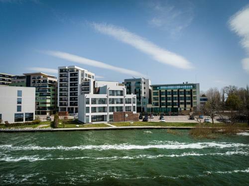 Hotel Poeme Mamaia Retreat