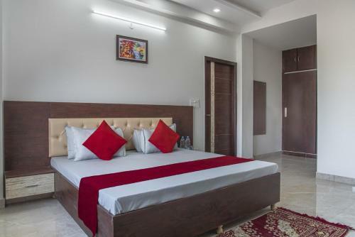 6bhk Apartment North Edge