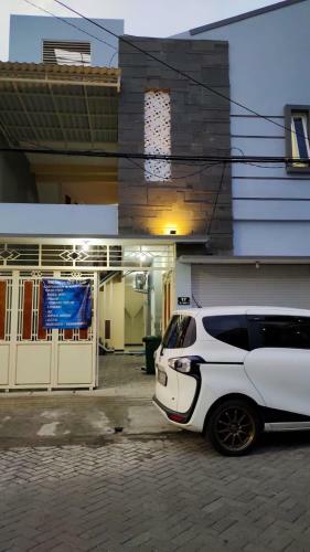 Hotel Oyo 91209 Arjuna Residence Sby