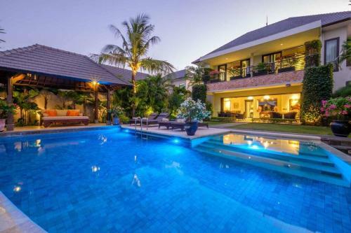 Villa Beachfront Estate Sanur - Eleven Kejora
