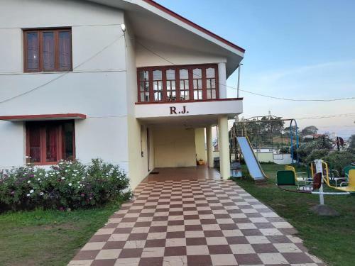 Rj Guest House