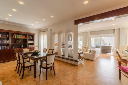 Villas Nerjazul - El Pe�oncillo Beach