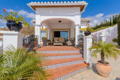 Villas Nerjazul - El Pe�oncillo Beach