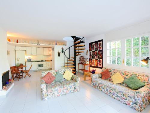 Apartment Urb Vallpineda