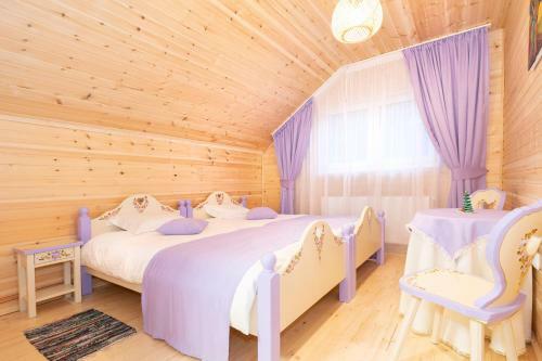 Lodge Cabana Cu Flori