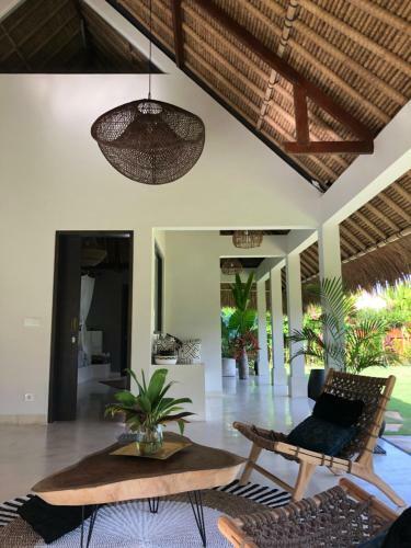 Villa White Karouna