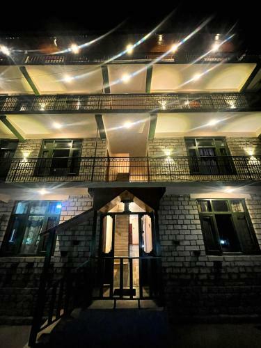 Hotel Emerald Origins