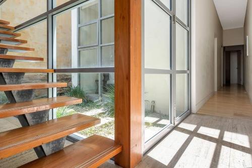 Elite Beachside Holiday Home / Tamarama
