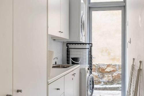 Elite Beachside Holiday Home / Tamarama