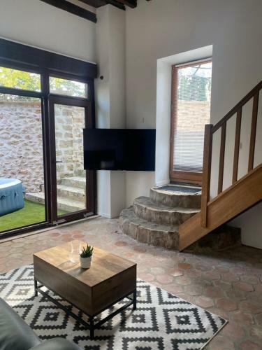 Studio Duplex Avec Spa Et Cour Priv�e