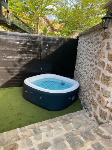 Studio Duplex Avec Spa Et Cour Priv�e