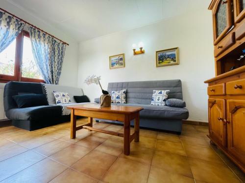Casa Con Piscina Privada En Barrio Tranquilo