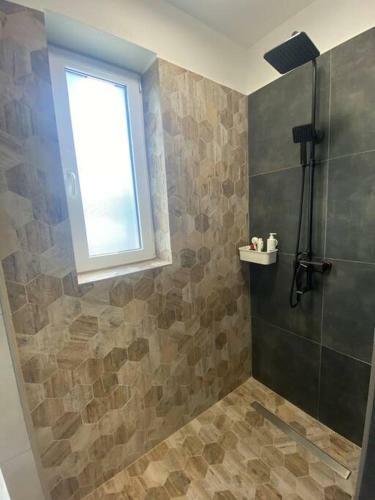 Villa Cheerful 3 Bedroom House With Yard