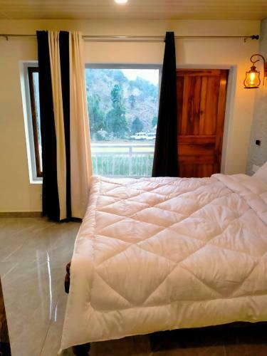 Hotel Four Farm Resort Nainital