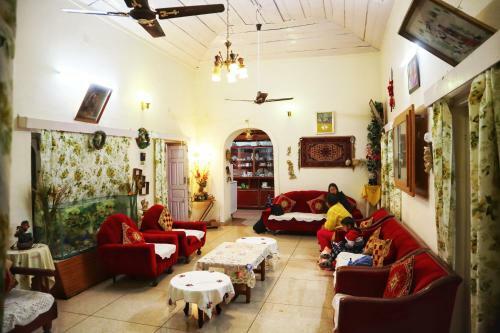 Solomon's Heritage Villa By Raahi Cafe