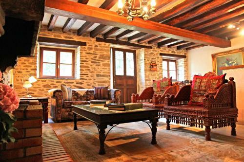 The Storyteller Apartment At Chateau Le Mur