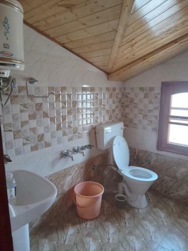 Gulmohar Valley View Home Stay