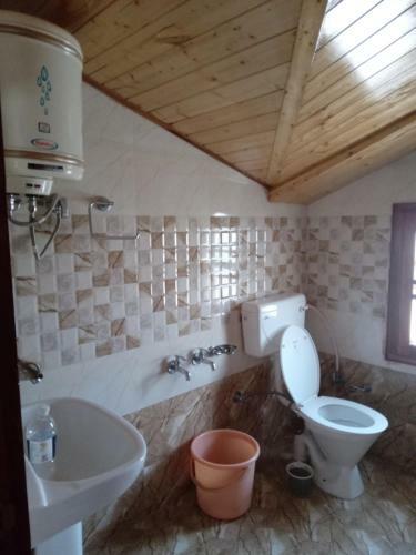 Gulmohar Valley View Home Stay