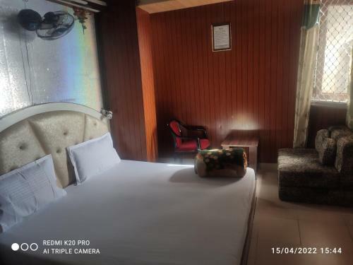 New Malook Hotel,mall Road