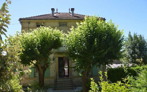 Maison Carr�e - Chalabre