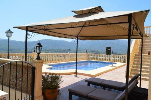 Villa With Amazing Views & Private Pool