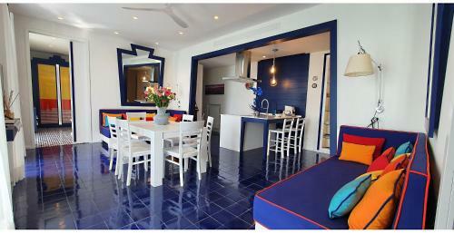 Villa Nel Blu Dipinto Di Blu