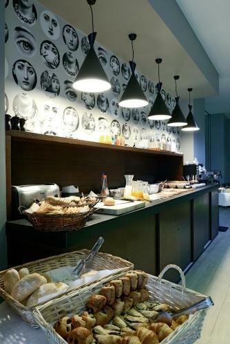 Square Hotel