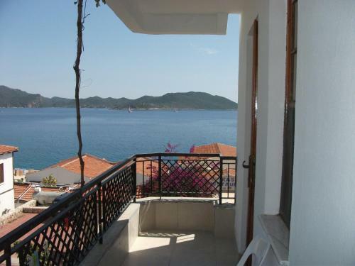 Hotel Sardunya Otel Arka B?na