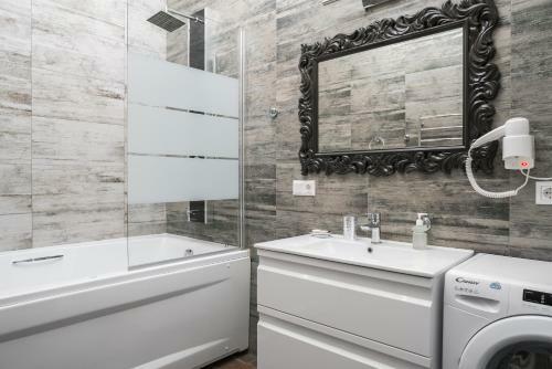 Theatre Boutique Apart-hotel