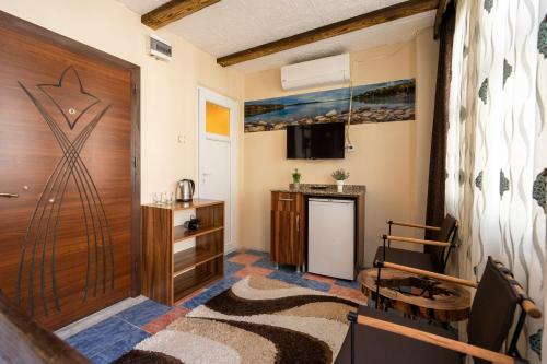 Pi Home & Apartments