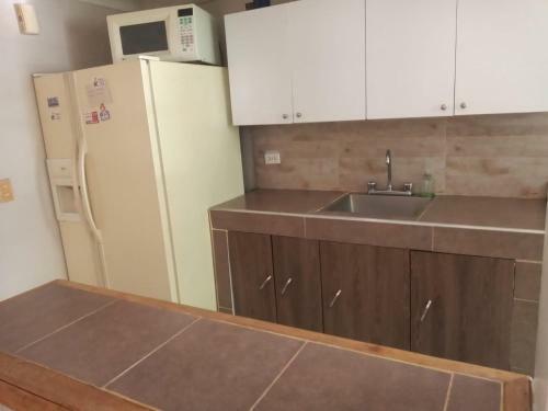 Apartamento 201 Amplio Y C�modo Medellin 90 Mts