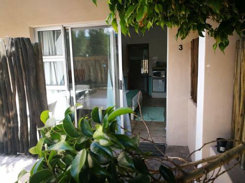 Hostal Due South Guest House