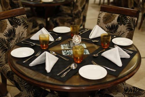 Hotel Saffron Leaf