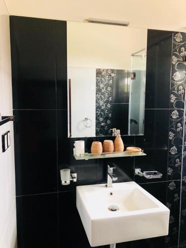 St Claire's Negambo By Mama's Boutique Hotel