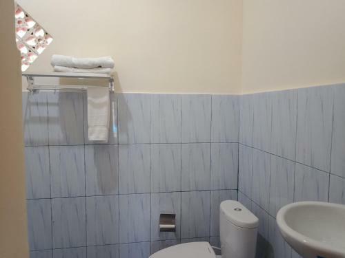 Hostal Adila Warung And Homestay