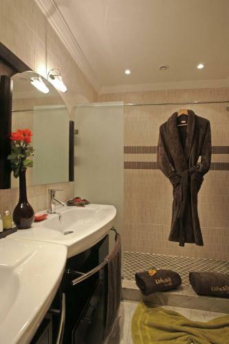Villa A�a - 4 Royal Suites With Breakfast