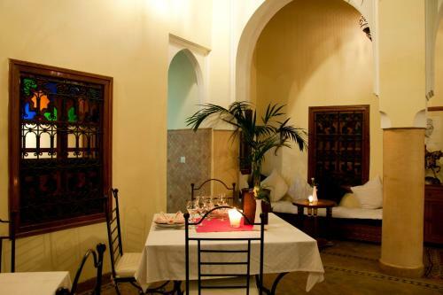 Riad Les Trois Palmiers El Bacha