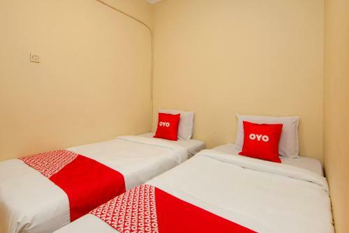 Oyo 2045 Hotel 211