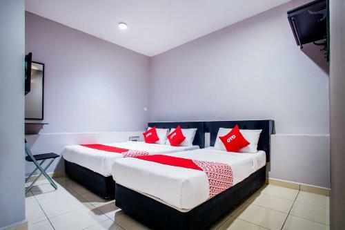 Oyo 44097 Avatarr Hotel