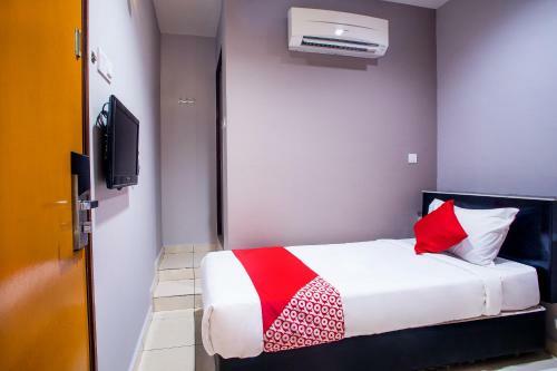 Oyo 44097 Avatarr Hotel