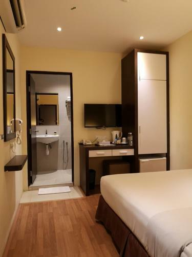 Seasons View Hotel