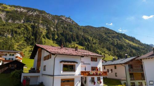 Bed & Breakfast Haus Schrofenstein