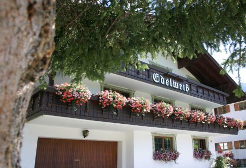Hostal Hotel Garni Edelweiss