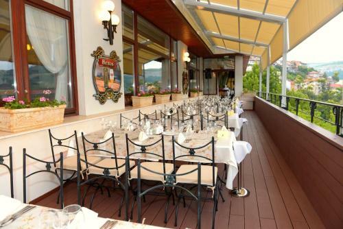 Yantra Grand Hotel