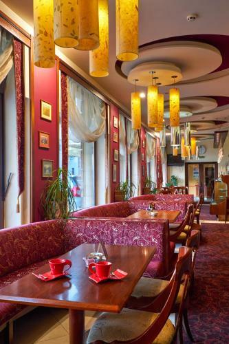Yantra Grand Hotel