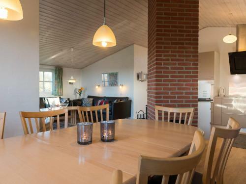 Holiday Home Fan� Cxxii