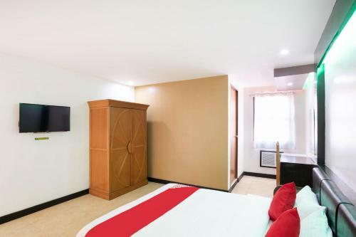 Vaccinated Staff - Oyo 195 Ranchotel - Bi�an
