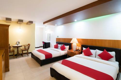 Vaccinated Staff - Oyo 195 Ranchotel - Bi�an