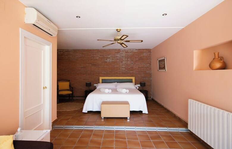 Hotel La Parada Del Compte